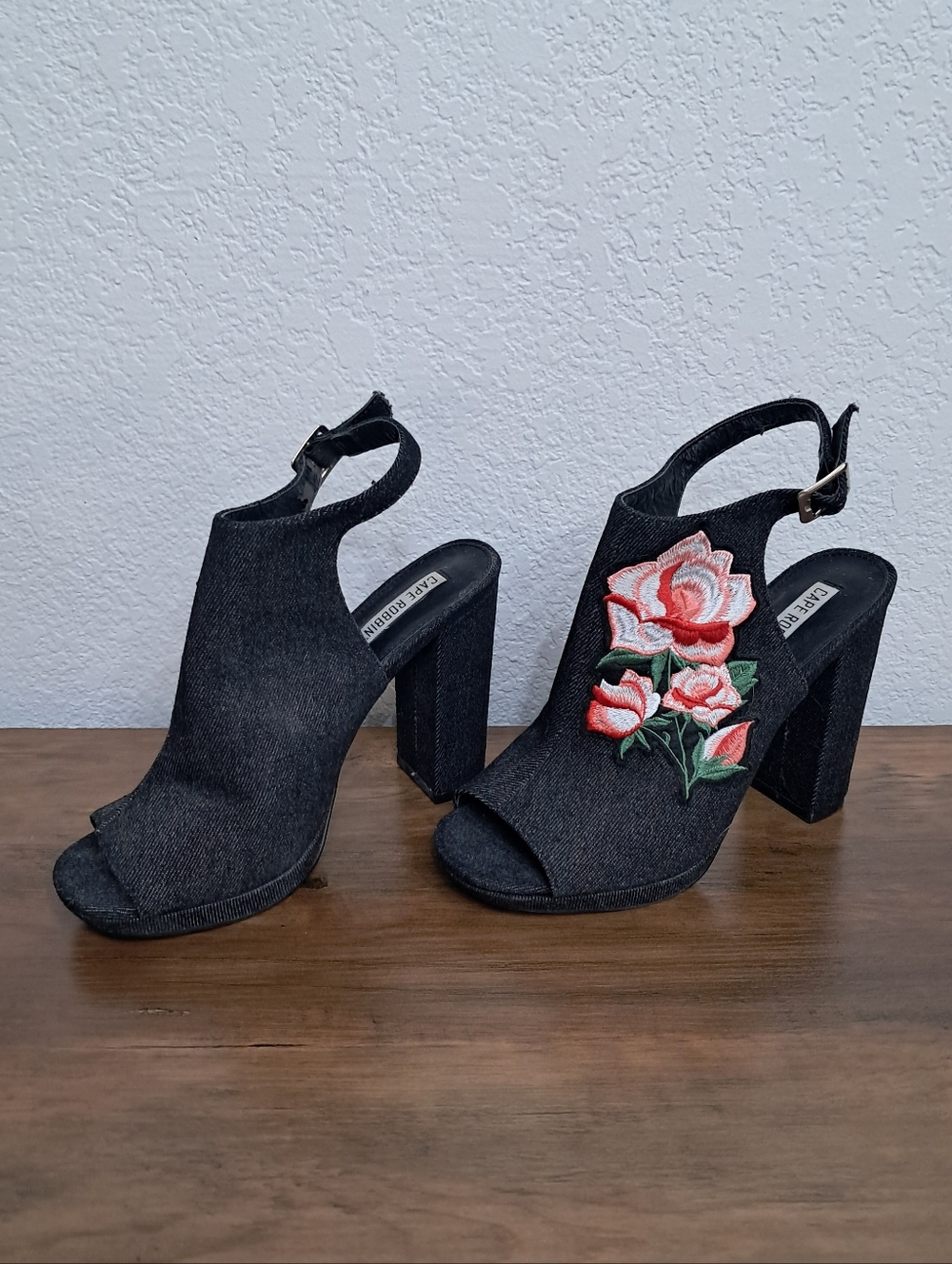 Cape Robbin Sz 8 Sweetheart Red Rose Slingback Heels Denim Embroidered Western